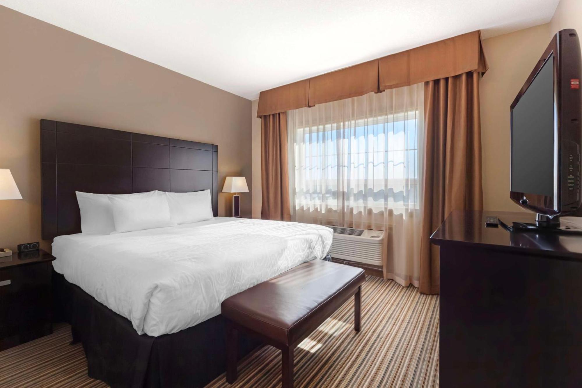 Best Western Plus Peace River Hotel & Suites Bagian luar foto