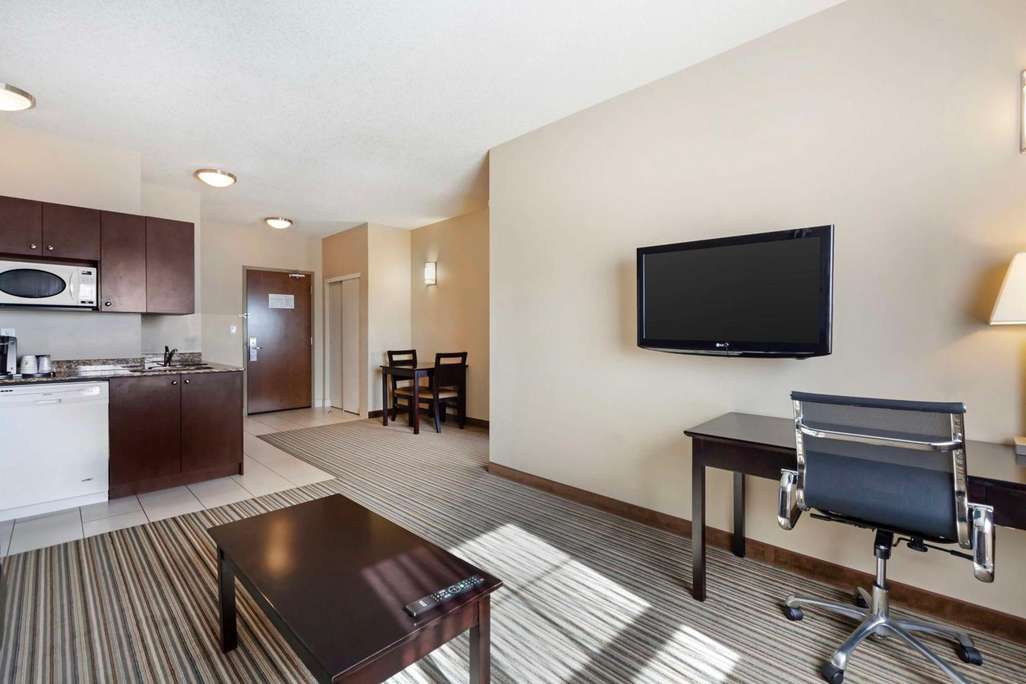 Best Western Plus Peace River Hotel & Suites Bagian luar foto
