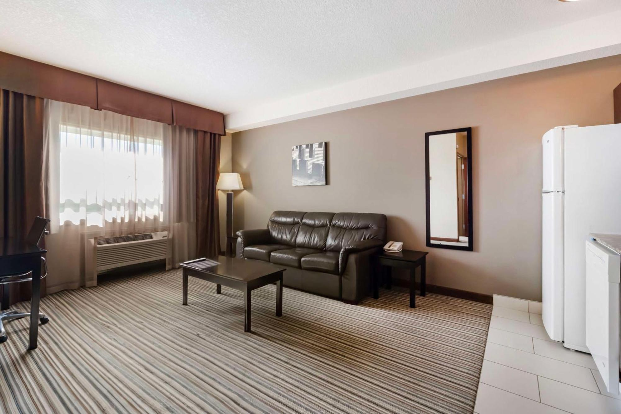 Best Western Plus Peace River Hotel & Suites Bagian luar foto