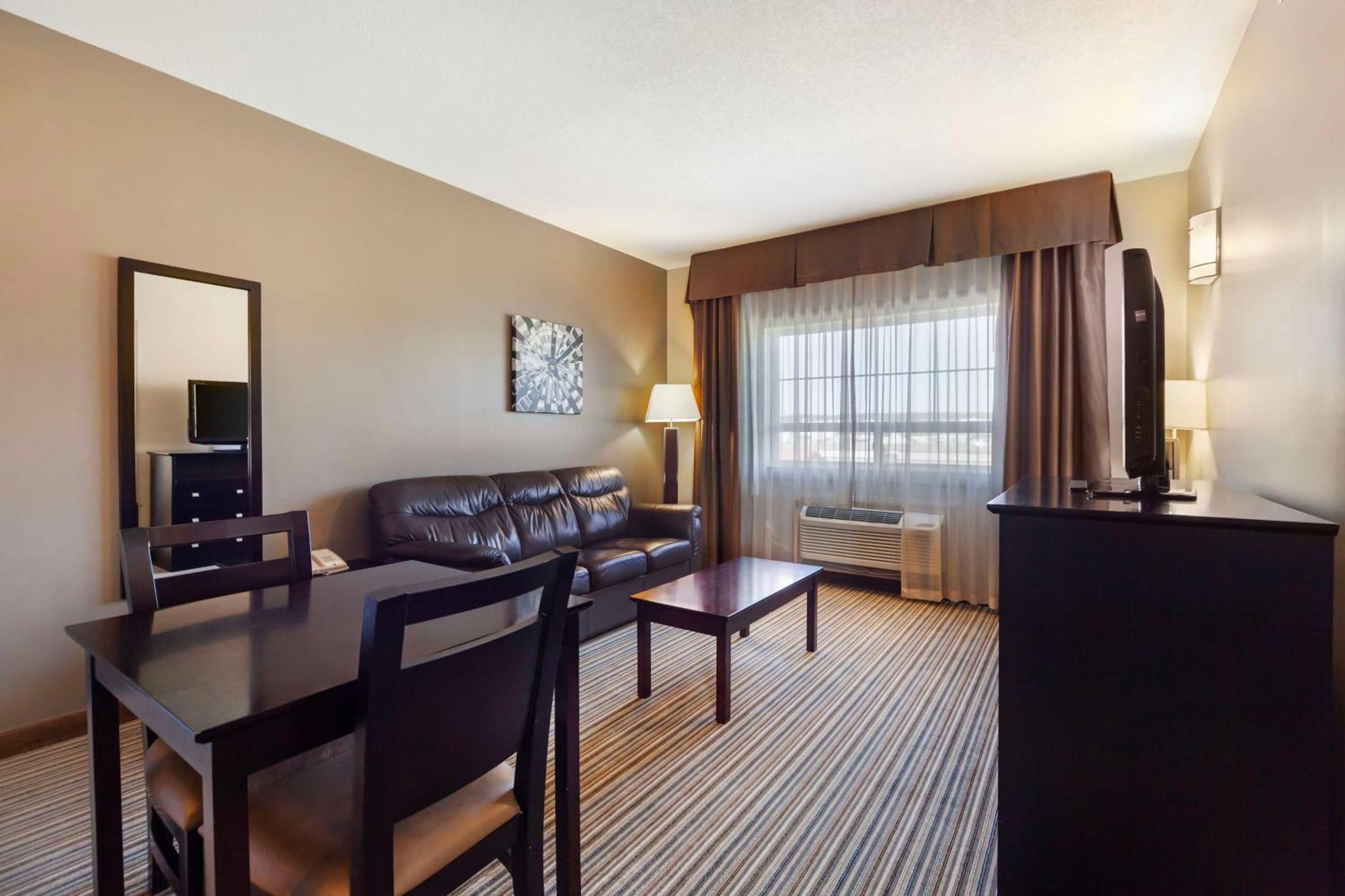 Best Western Plus Peace River Hotel & Suites Bagian luar foto