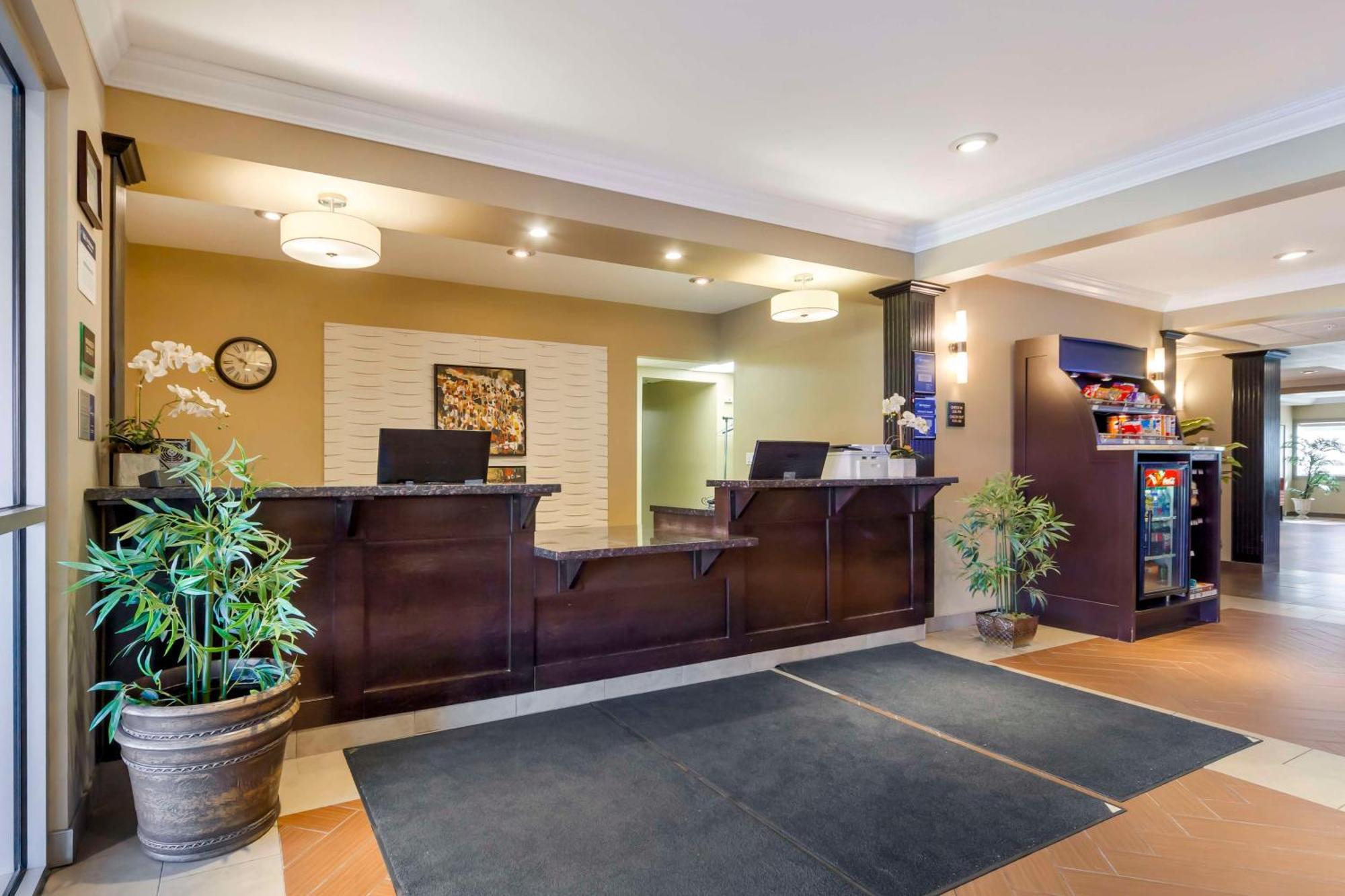Best Western Plus Peace River Hotel & Suites Bagian luar foto