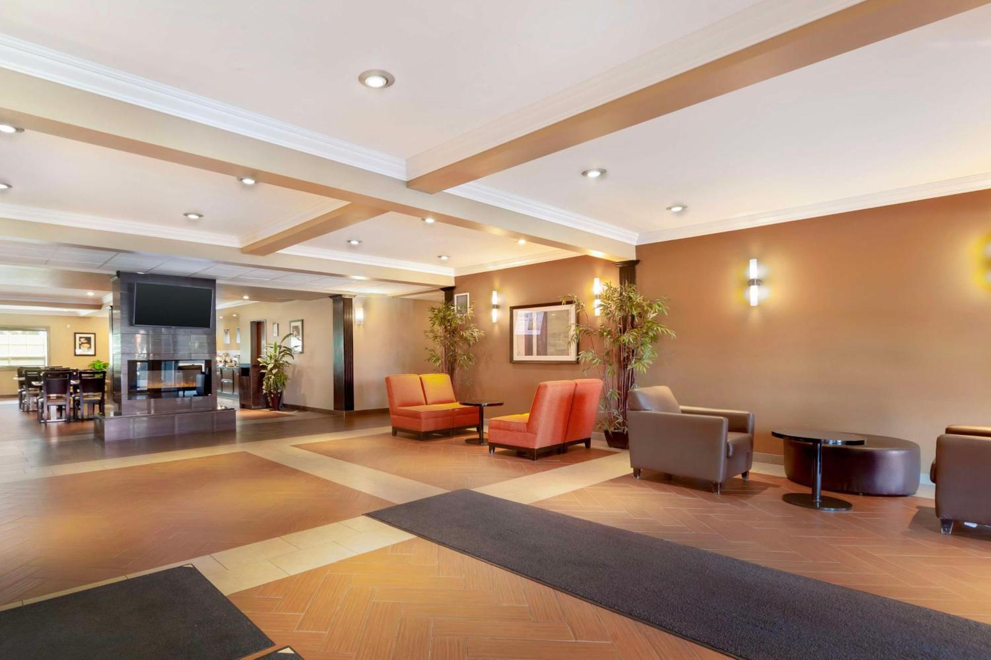Best Western Plus Peace River Hotel & Suites Bagian luar foto