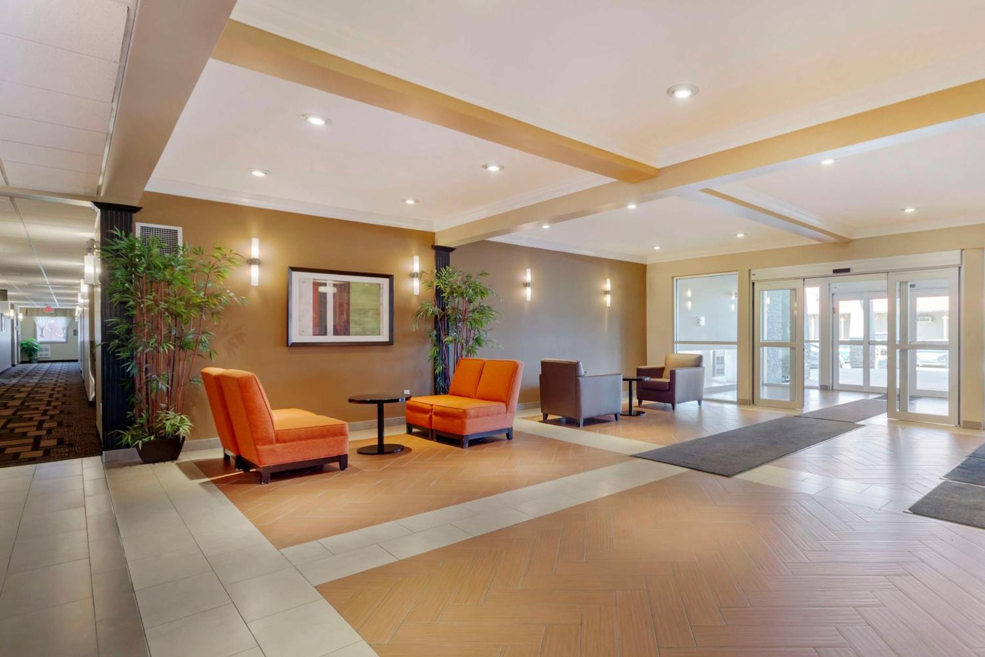 Best Western Plus Peace River Hotel & Suites Bagian luar foto