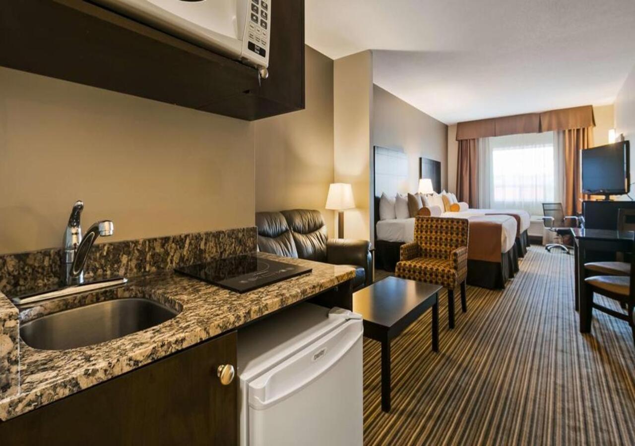Best Western Plus Peace River Hotel & Suites Bagian luar foto