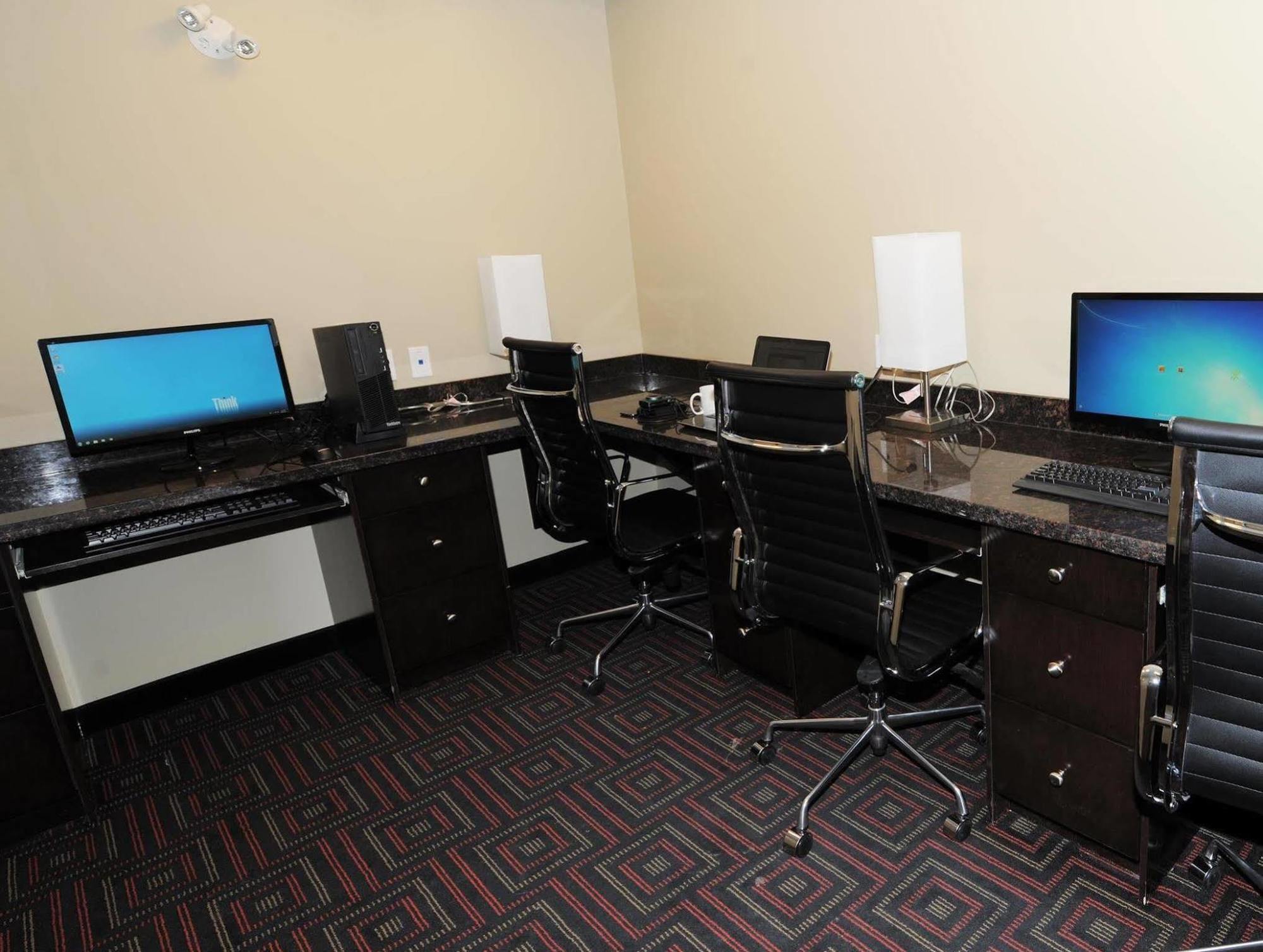 Best Western Plus Peace River Hotel & Suites Bagian luar foto