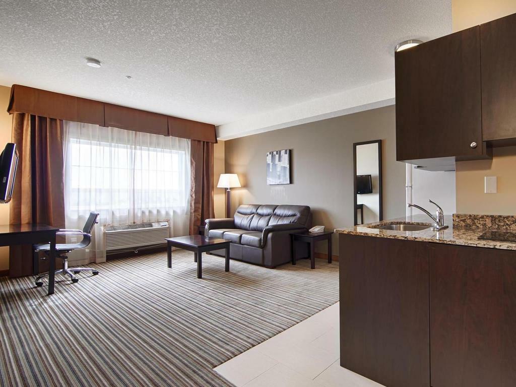 Best Western Plus Peace River Hotel & Suites Bagian luar foto