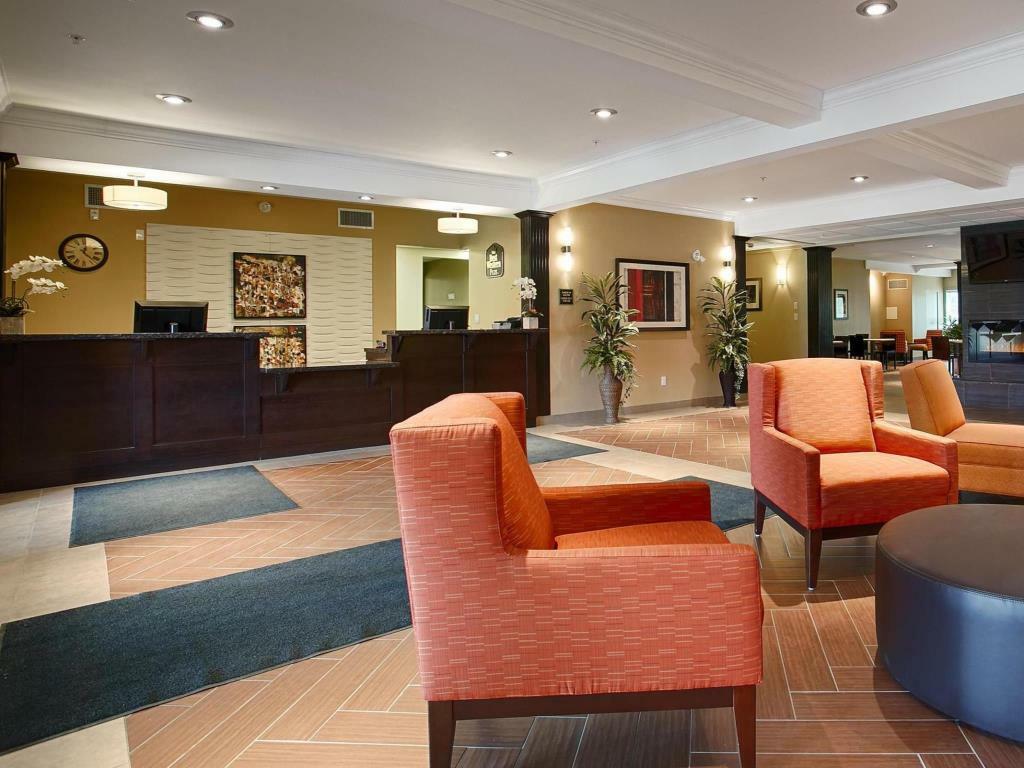 Best Western Plus Peace River Hotel & Suites Bagian luar foto