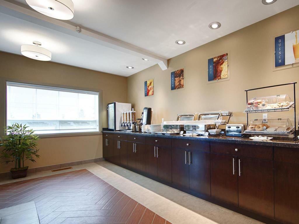 Best Western Plus Peace River Hotel & Suites Bagian luar foto
