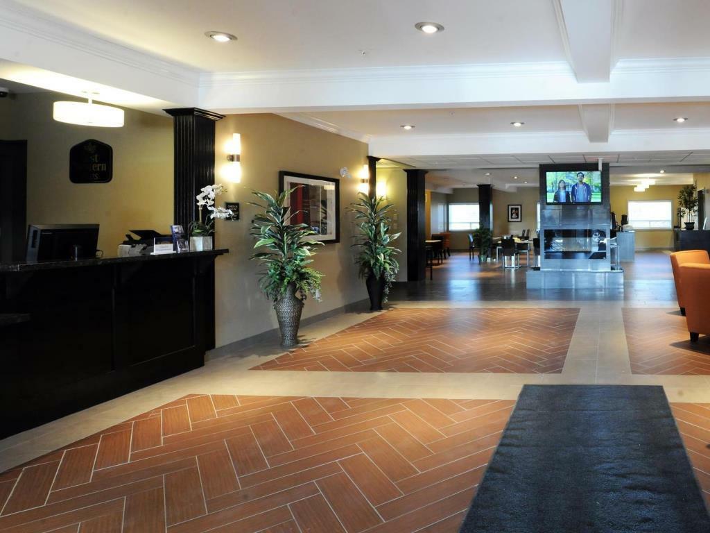 Best Western Plus Peace River Hotel & Suites Bagian luar foto